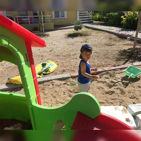 Saros Aslan Apart Апарт-отель Вакиф