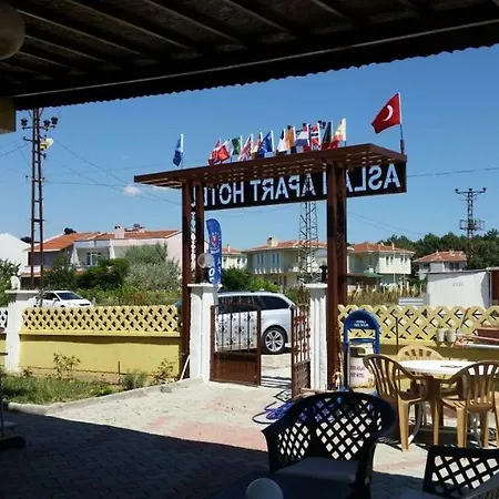 Saros Aslan Apart